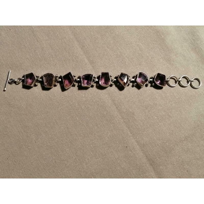 zilveren armband met paarse steentjes
