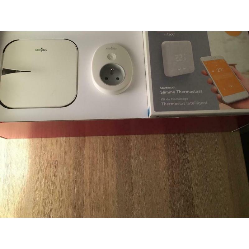 Tado slimme thermostaat en stekker compleet nieuw in doos