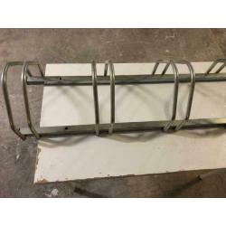 Porte vélos à fixer au sol