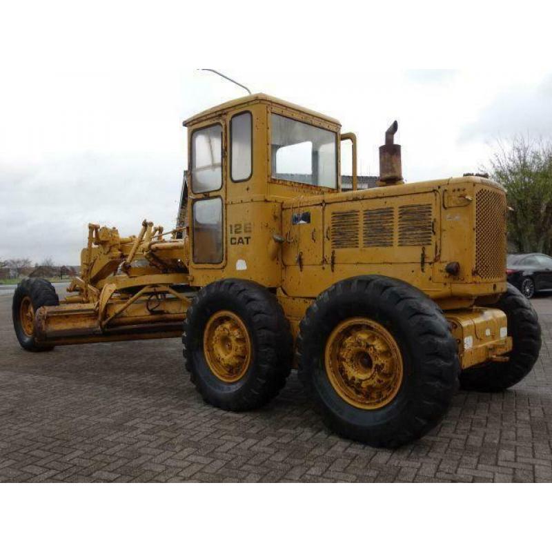 Cat 12e grader met ripper