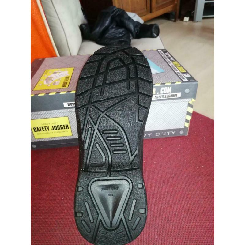 Chaussure sécurité. sonora