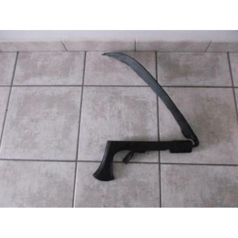 Matériel agricole antique Scythe