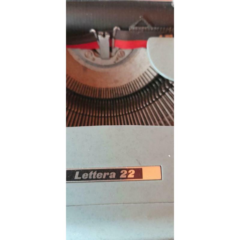 Typmachine OLLIVETI lettera 22