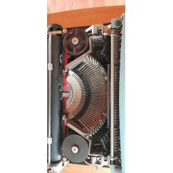 Typmachine OLLIVETI lettera 22