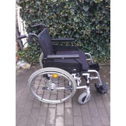 Chaise roulante comme neuve