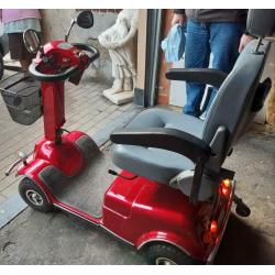 Merk E-matie 1, scooter rood, twee nieuwe batterijen