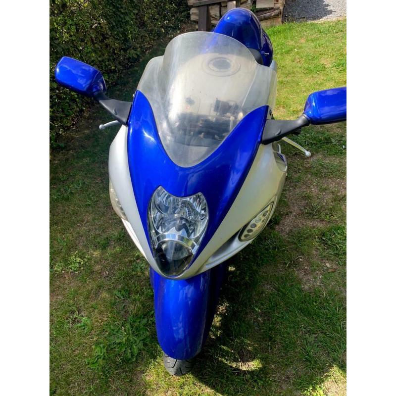Suzuki hayabusa 1300 cc