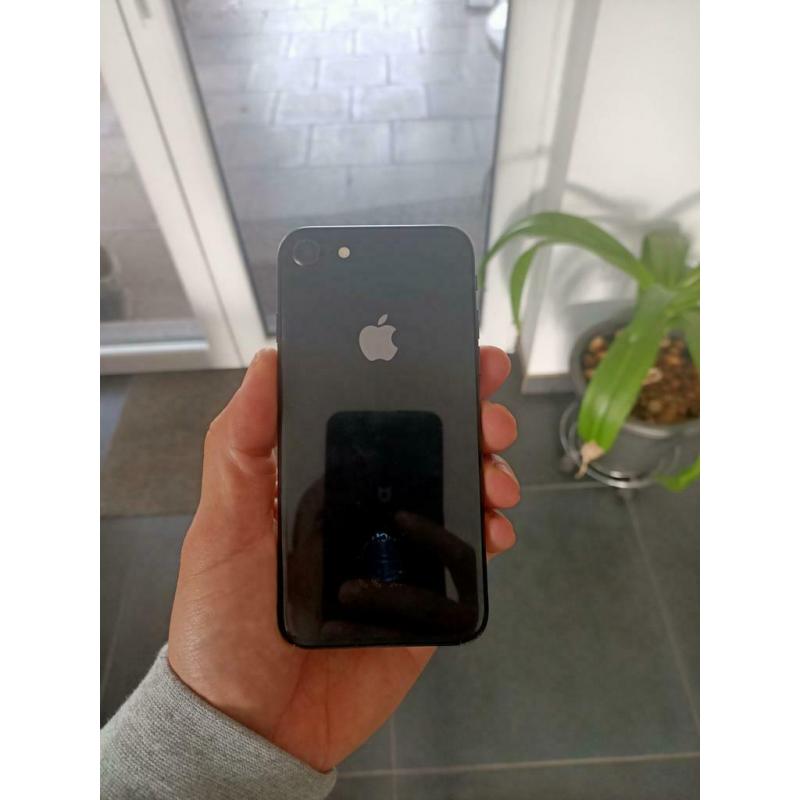 iPhone 8 64g