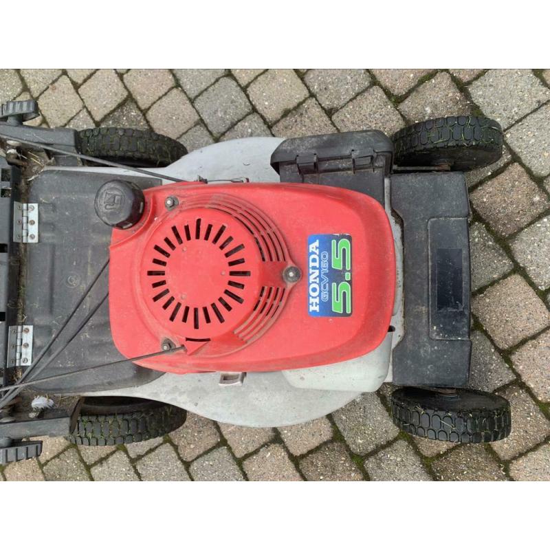 grasmaaier zelftrekker van het merk Honda