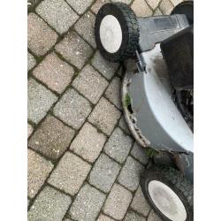 grasmaaier zelftrekker van het merk Honda