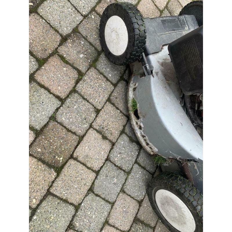 grasmaaier zelftrekker van het merk Honda